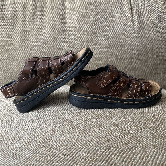 Little Boys Brown Open Toe Sandals with Velcro Closure. Woven Faux Leather. Sz 8 - Picture 2 of 10